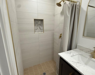1704 Jones Street - Photo Thumbnail 3