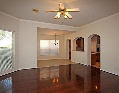 3018 Ravensport Drive - Photo Thumbnail 8