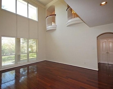 3018 Ravensport Drive - Photo Thumbnail 5