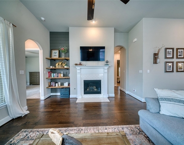 29311 Ribbongrass Court - Photo Thumbnail 4