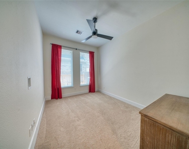 29311 Ribbongrass Court - Photo Thumbnail 11