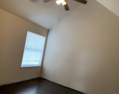 14550 Fonmeadow Drive - Photo Thumbnail 4