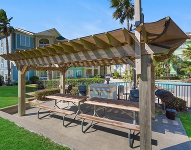 7000 Seawall Boulevard - Photo Thumbnail 28