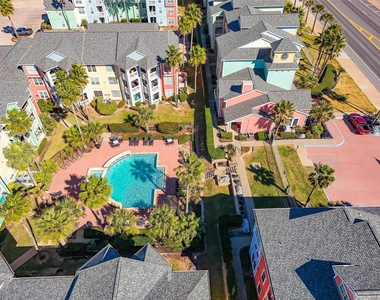 7000 Seawall Boulevard - Photo Thumbnail 3
