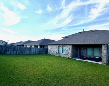 1515 Wells Manor Lane - Photo Thumbnail 17