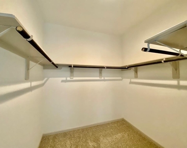 1515 Wells Manor Lane - Photo Thumbnail 10