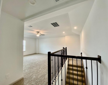 1515 Wells Manor Lane - Photo Thumbnail 11