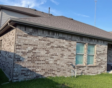 1515 Wells Manor Lane - Photo Thumbnail 21