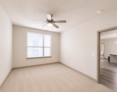 3788 Richmond Avenue - Photo Thumbnail 11