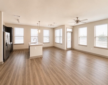 3788 Richmond Avenue - Photo Thumbnail 1