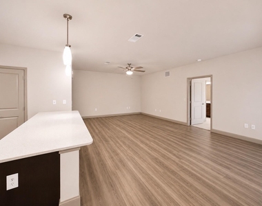 3788 Richmond Avenue - Photo Thumbnail 5