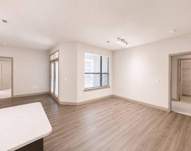 3788 Richmond Avenue - Photo Thumbnail 7