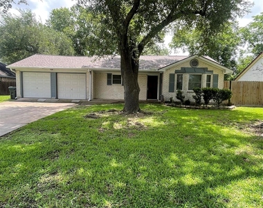 2405 Byron Avenue - Photo Thumbnail 12