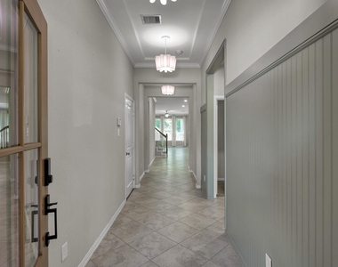 122 S Bearkat Court - Photo Thumbnail 2