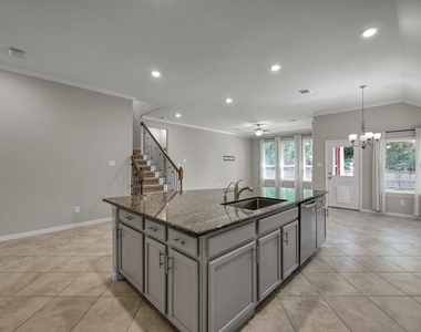 122 S Bearkat Court - Photo Thumbnail 7