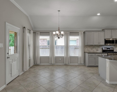 122 S Bearkat Court - Photo Thumbnail 9