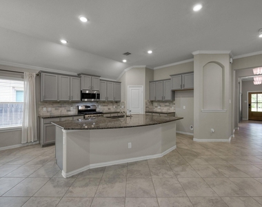 122 S Bearkat Court - Photo Thumbnail 4