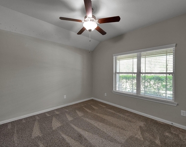 122 S Bearkat Court - Photo Thumbnail 23