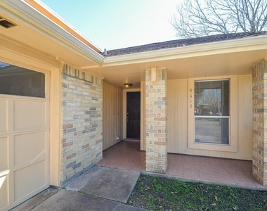 9414 Kingsvalley Street - Photo Thumbnail 2