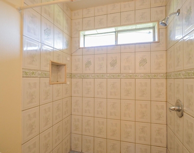 9414 Kingsvalley Street - Photo Thumbnail 24