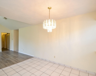 9414 Kingsvalley Street - Photo Thumbnail 14