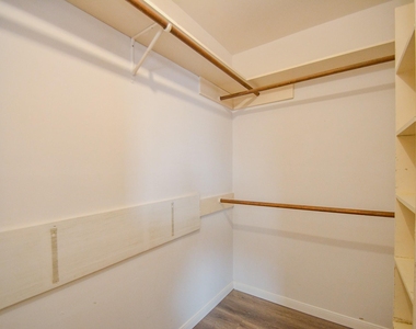 9414 Kingsvalley Street - Photo Thumbnail 19