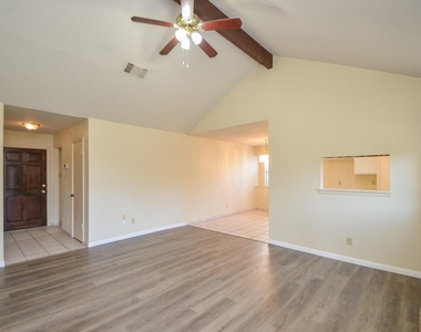 9414 Kingsvalley Street - Photo Thumbnail 5