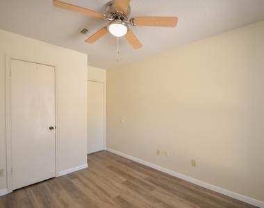 9414 Kingsvalley Street - Photo Thumbnail 21