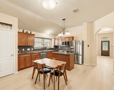8022 Atwood Hills Lane - Photo Thumbnail 9