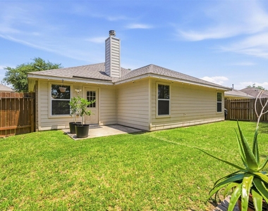 8022 Atwood Hills Lane - Photo Thumbnail 27