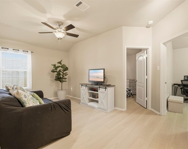 8022 Atwood Hills Lane - Photo Thumbnail 17