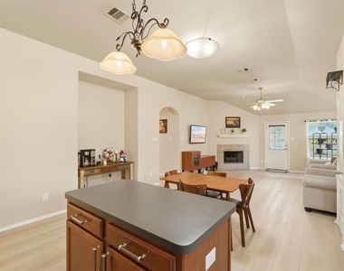 8022 Atwood Hills Lane - Photo Thumbnail 11