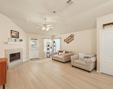 8022 Atwood Hills Lane - Photo Thumbnail 12