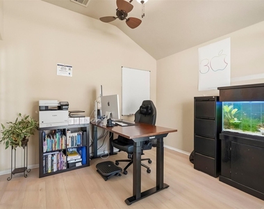 8022 Atwood Hills Lane - Photo Thumbnail 4