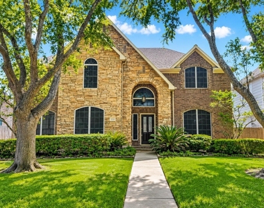 223 Wild Oak Run - Photo Thumbnail 1