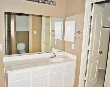 2606 Shear Water Court - Photo Thumbnail 11