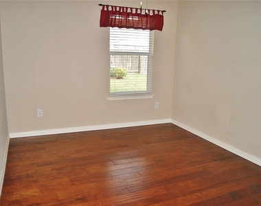 2606 Shear Water Court - Photo Thumbnail 4