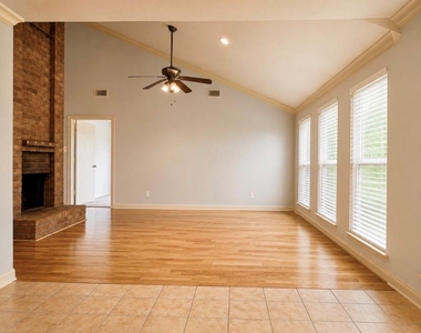 4423 Wee Laddie Lane - Photo Thumbnail 7