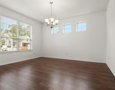 236 Scarlet Maple Way - Photo Thumbnail 6