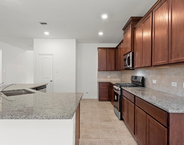 236 Scarlet Maple Way - Photo Thumbnail 10