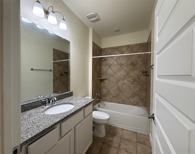 5522 Carlisle Ave - Photo Thumbnail 4