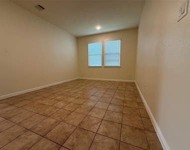 5522 Carlisle Ave - Photo Thumbnail 9