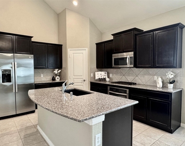 6418 Burgess Heights Lane - Photo Thumbnail 6