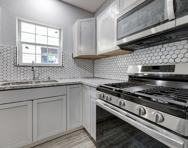 4224 Marina Street - Photo Thumbnail 5
