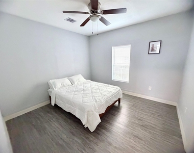 4224 Marina Street - Photo Thumbnail 11
