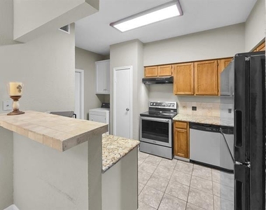 1620 Wellington Place - Photo Thumbnail 11
