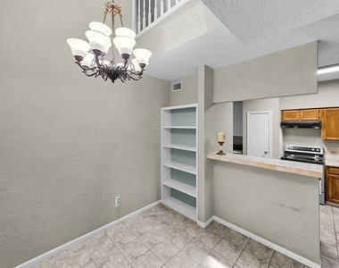 1620 Wellington Place - Photo Thumbnail 12