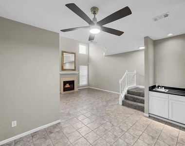 1620 Wellington Place - Photo Thumbnail 16