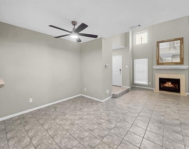 1620 Wellington Place - Photo Thumbnail 2