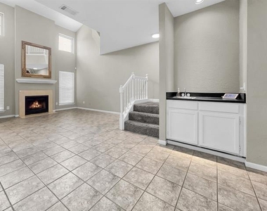 1620 Wellington Place - Photo Thumbnail 4